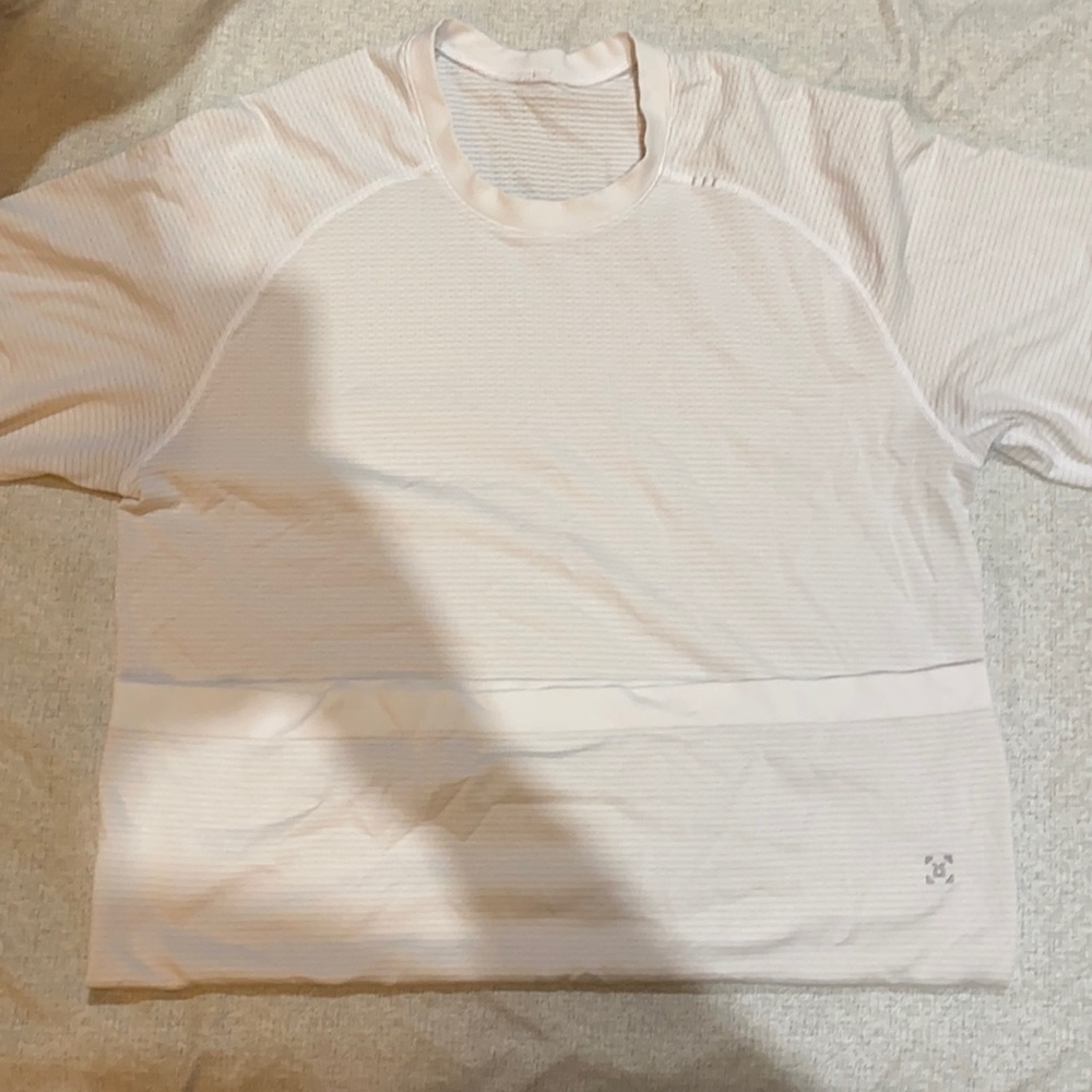 Lululemon metal vent SMALL